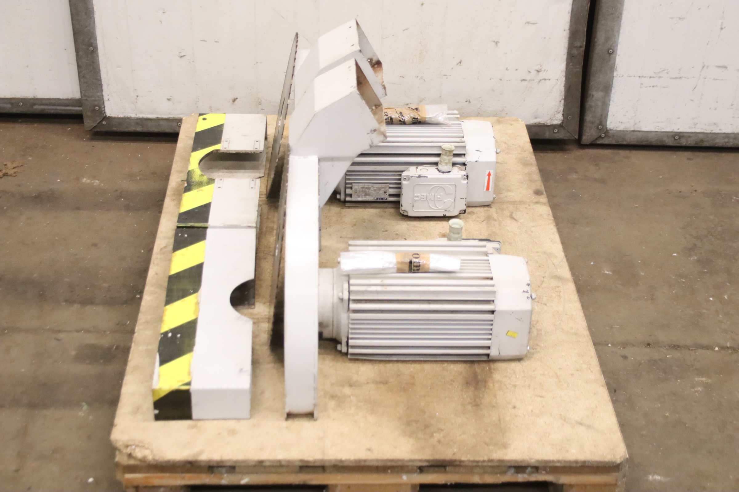 Sägeeinheit aus Fensterfertigungsanlage 2 Stück von Gubisch Fimec - DST H Sägeblatt Ø 345 mm H80SB25EF – Bild 2