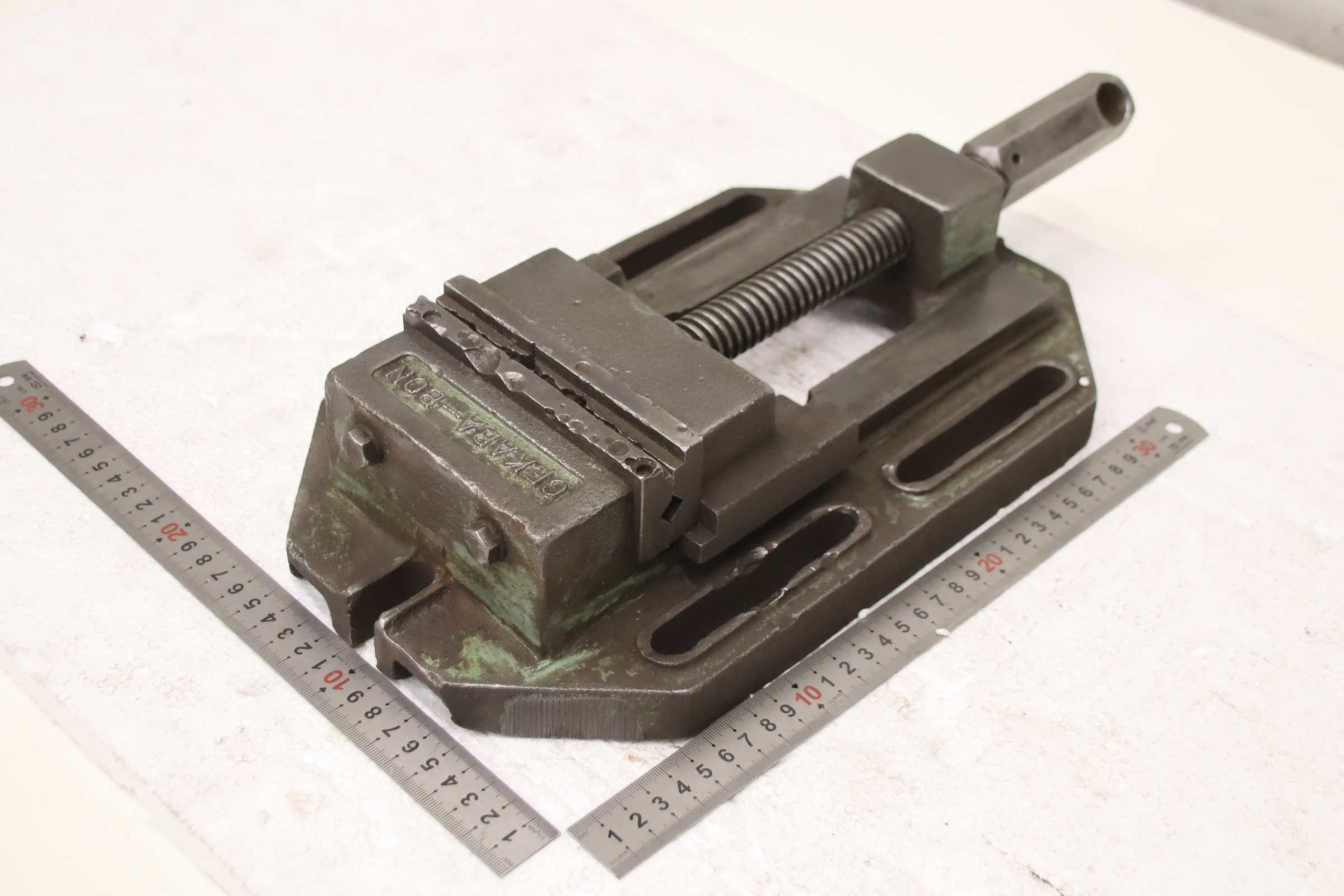 Maschinenschraubstock von CEKABA - BON Spannweite 130 mm