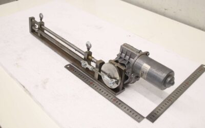 Servoantrieb mit Linearführung von EPH elektronik - DO31991373B00/4133  Verfahrweg 47 mm