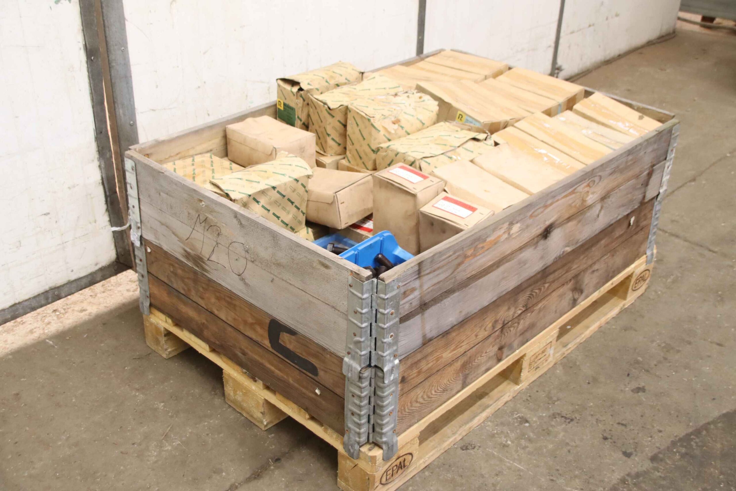 Sechskantschrauben M20 700 kg von Diverse - 8.8 div Größen schwarz/verzinkt – Bild 2