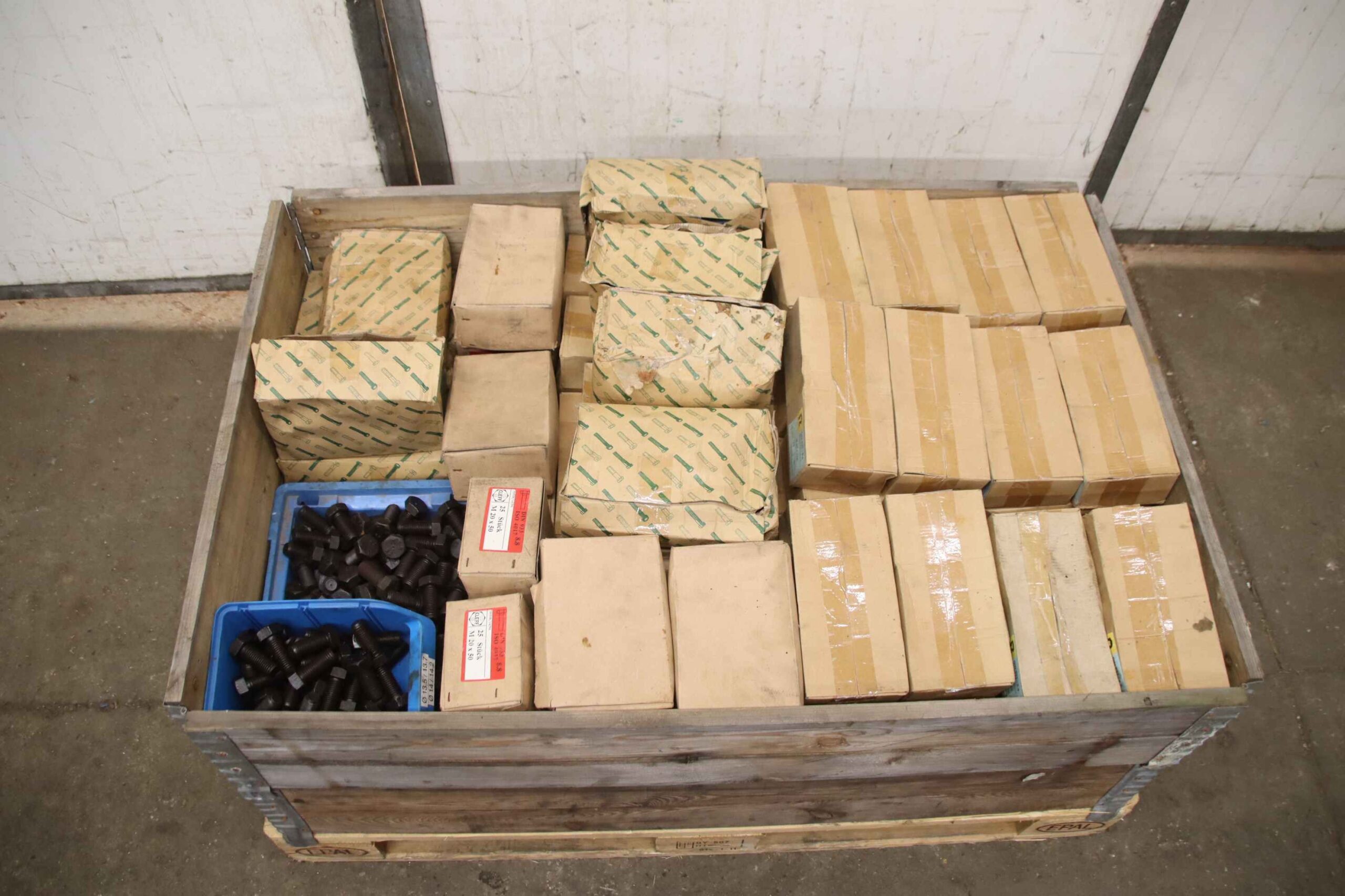 Sechskantschrauben M20 700 kg von Diverse - 8.8 div Größen schwarz/verzinkt – Bild 4