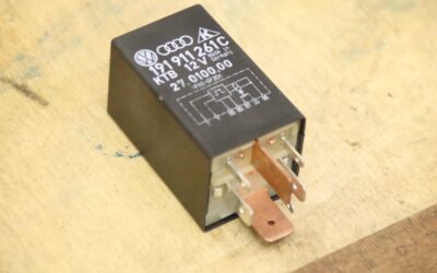 Alternative view of Relais Steuergerät von VW Audi** - 191 911 261 C