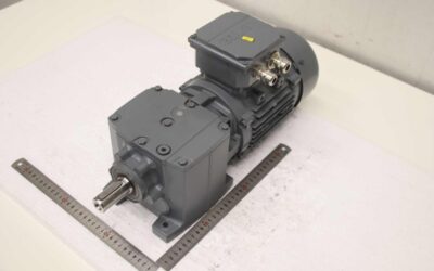 Getriebemotor 0,75 kW 106 U/min von Lenze - G50BH121MVAR2C00  M55AP080M045E00CTZ