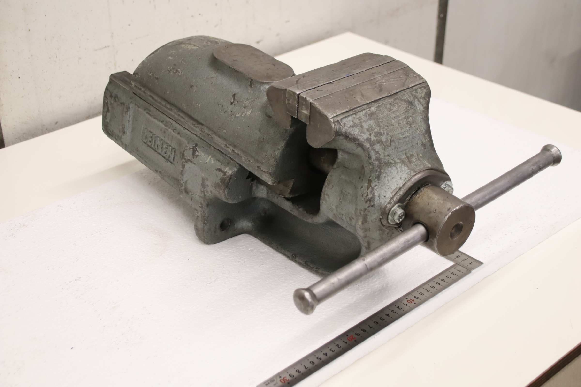 Bankschraubstock 150 mm von LEINEN - Spannweite 315 mm – Bild 2