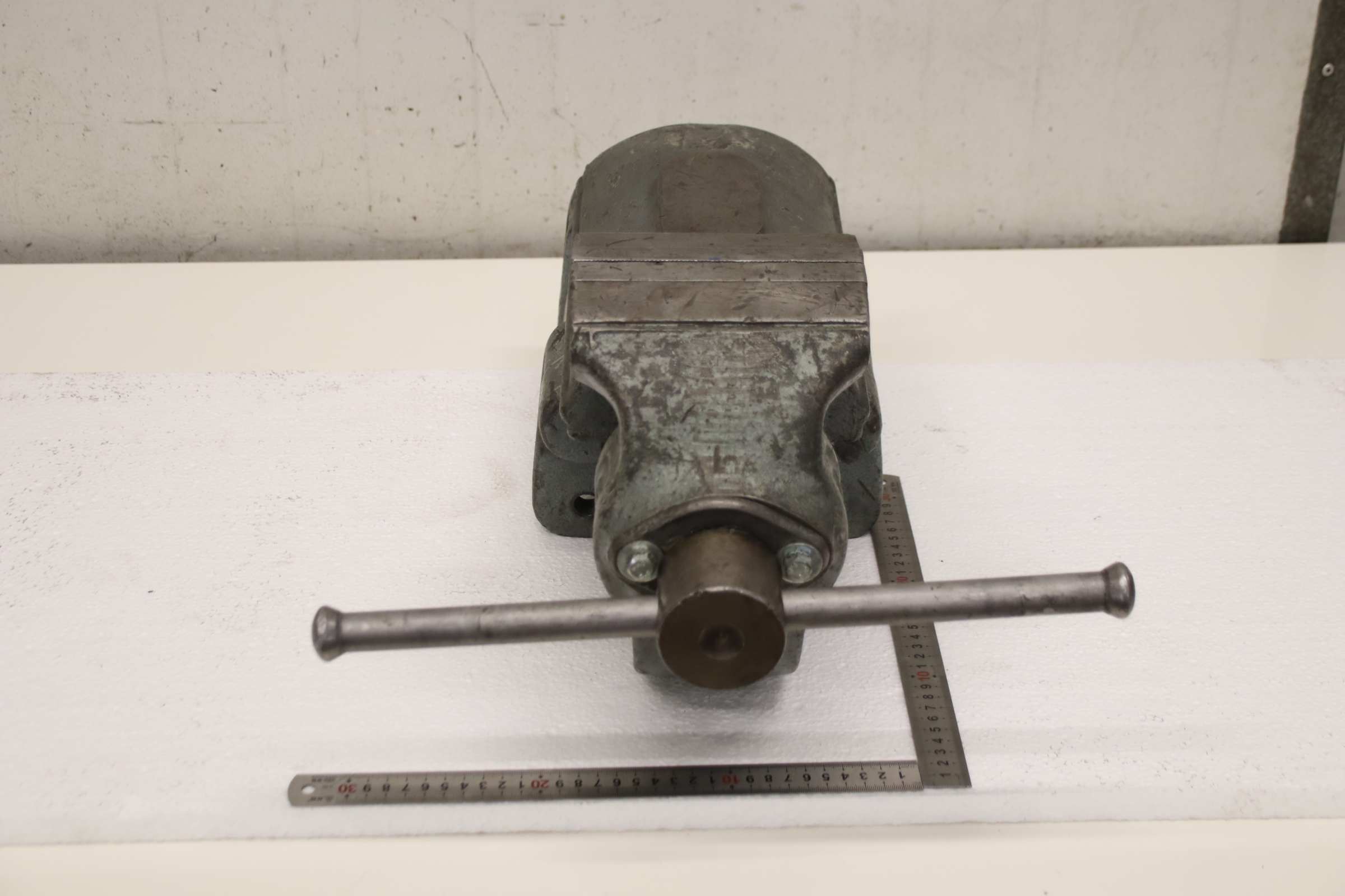 Bankschraubstock 150 mm von LEINEN - Spannweite 315 mm – Bild 3