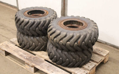 Reifen mit Felge 4 Stück von Continental - 23x9-10  PR 134A5  IC30