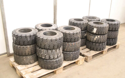 Alternative view of Vollgummi Reifen von Continental - 200/50-10/ 6.50  SC 15  RIM 6.50 F-10