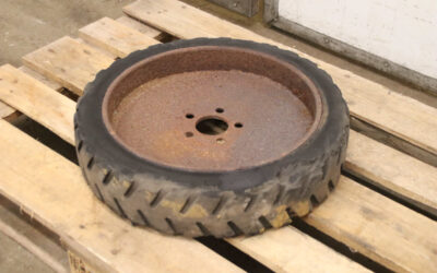 Vollgummi Reifen von Vorwerk - 120 x 410/550