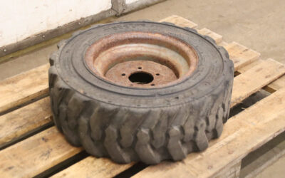 Alternative view of Reifen mit Felge von Titan HD - 23 x 8.50 - 12 N H S