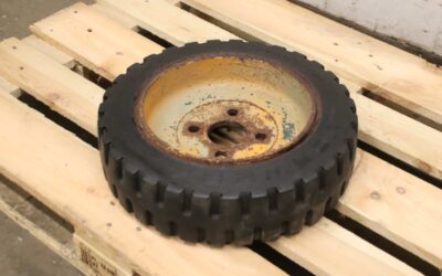 Vollgummi Reifen von Vorwerk - 18x5x12 1/8"  ( 457X127X308 )