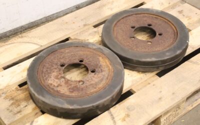 Alternative view of Vollgummi Reifen mit Felge 2 Stück von Renger - Ø 420 x 80 mm