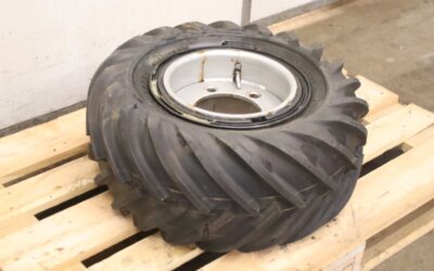 Alternative view of Reifen mit Felge von Deestone - 26x12.0-12 NHS