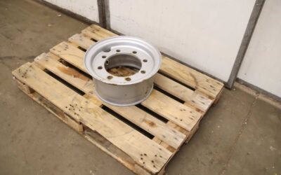 Felge von Mefro - 7.0-15  ET-57,5  47236 107  8-Loch