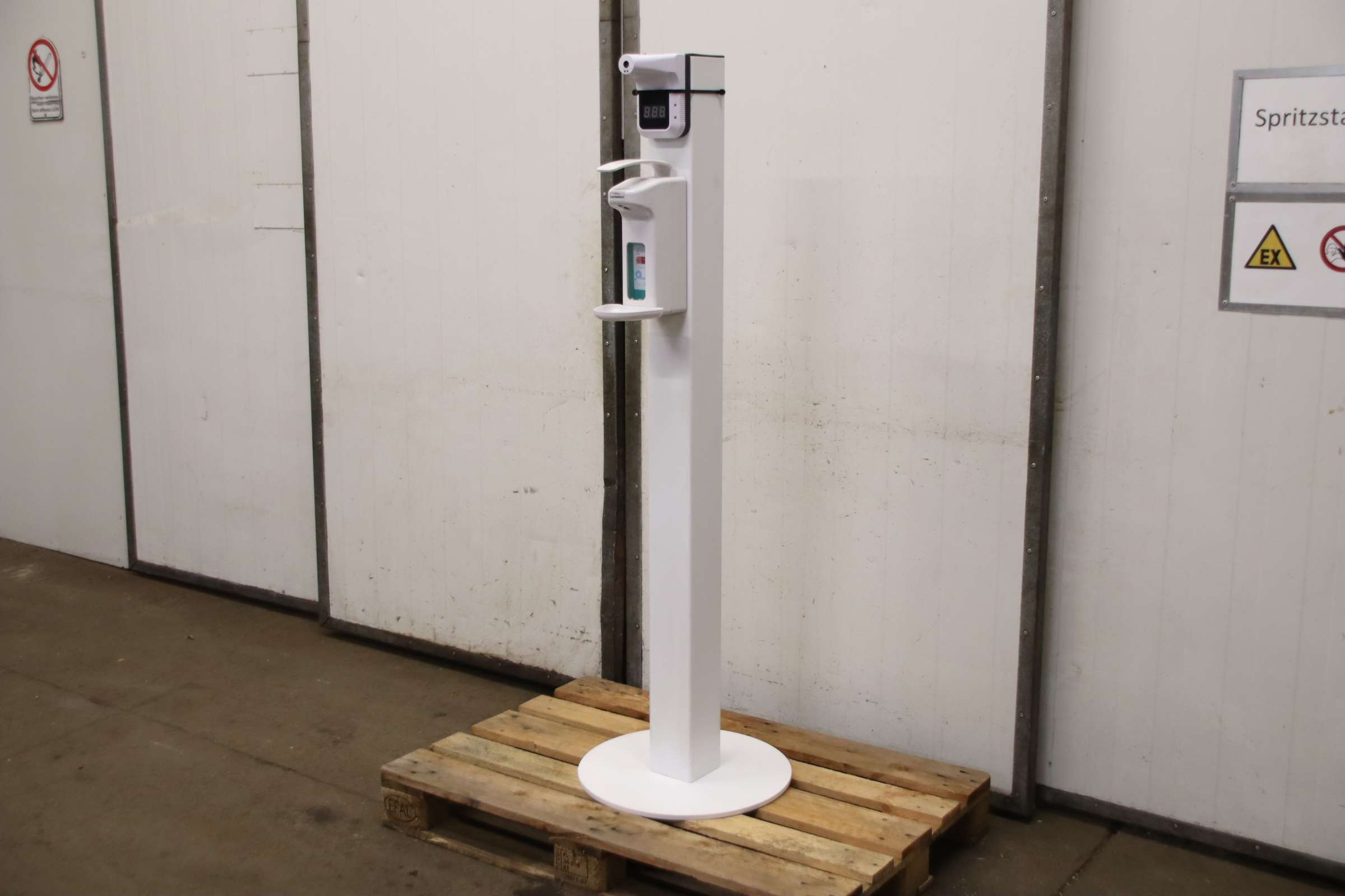 Desinfektionsspender mit Thermometer von unbekannt - freistehend