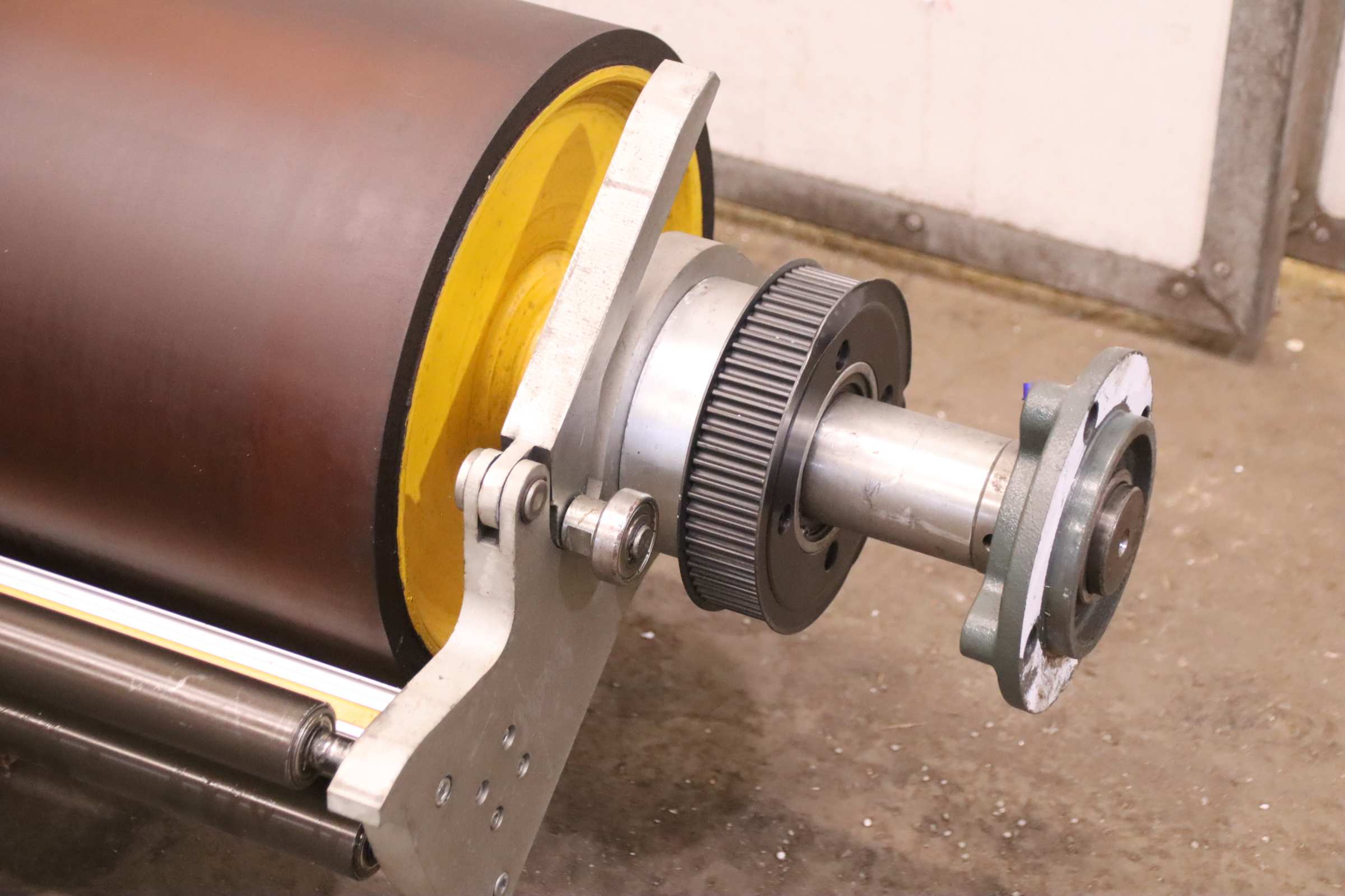 Transportrolle mit Schneidvorrichtung von unbekannt - Ø 327 x 1800 mm gummiert – Bild 4