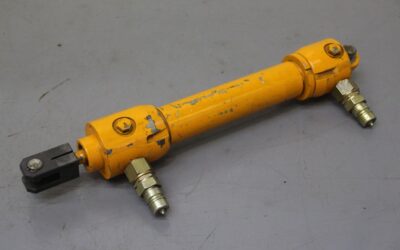 Hydraulikzylinder von unbekannt** - Hub 200 mm