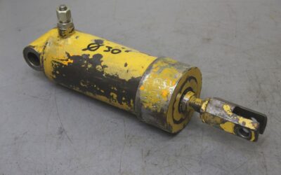 Hydraulikzylinder von unbekannt - Hub 30 mm
