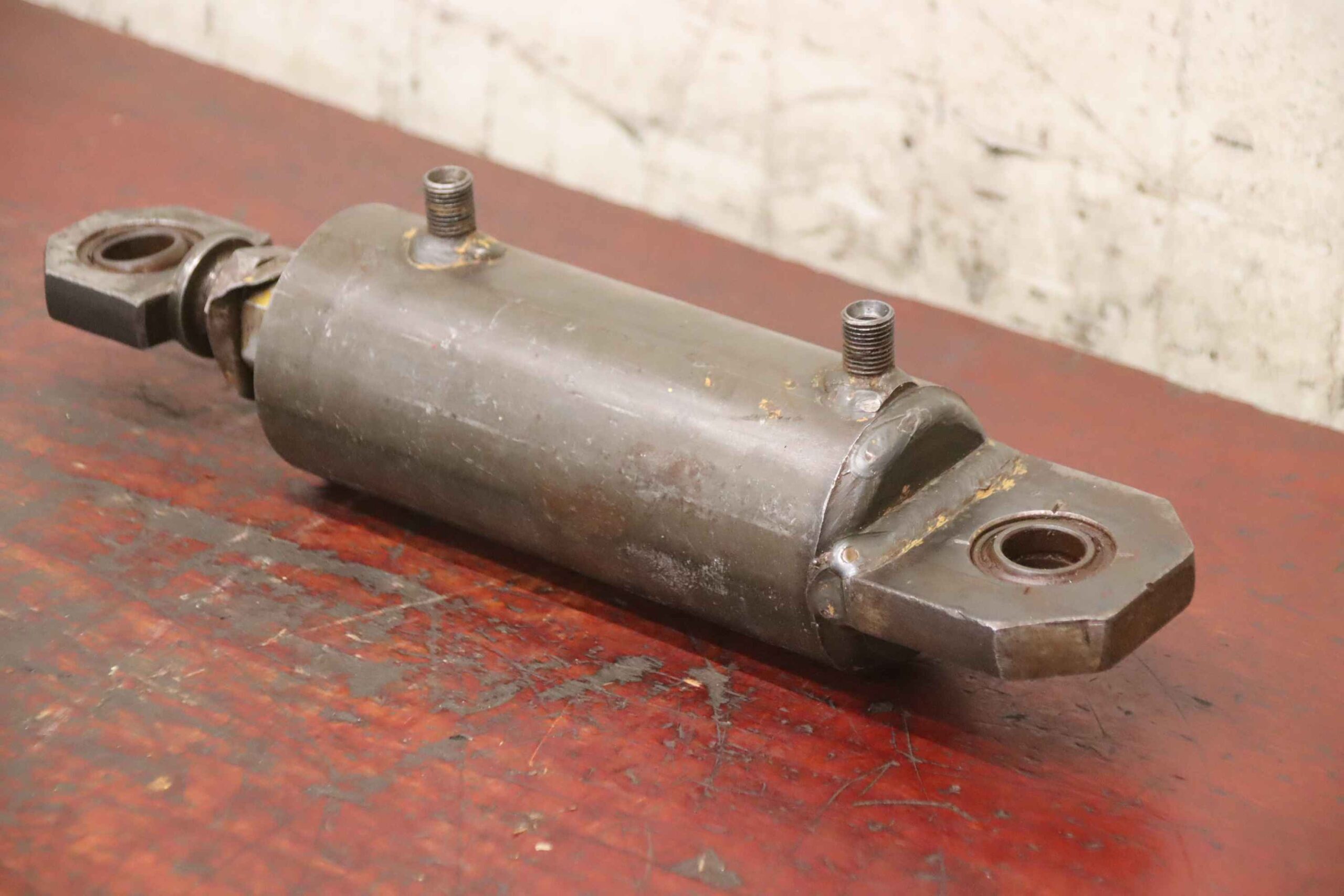 Hydraulikzylinder von unbekannt - Hub 20 mm