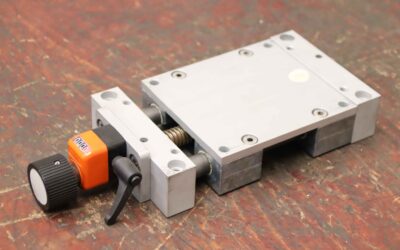 Linearantrieb Positioniertisch von igus** - Verfahrweg 25 mm