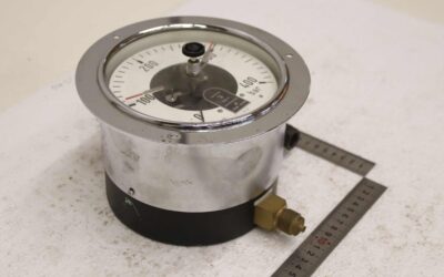 Alternative view of Kontaktmanometer 0-400 bar von VDO - 220/210/H140 mm