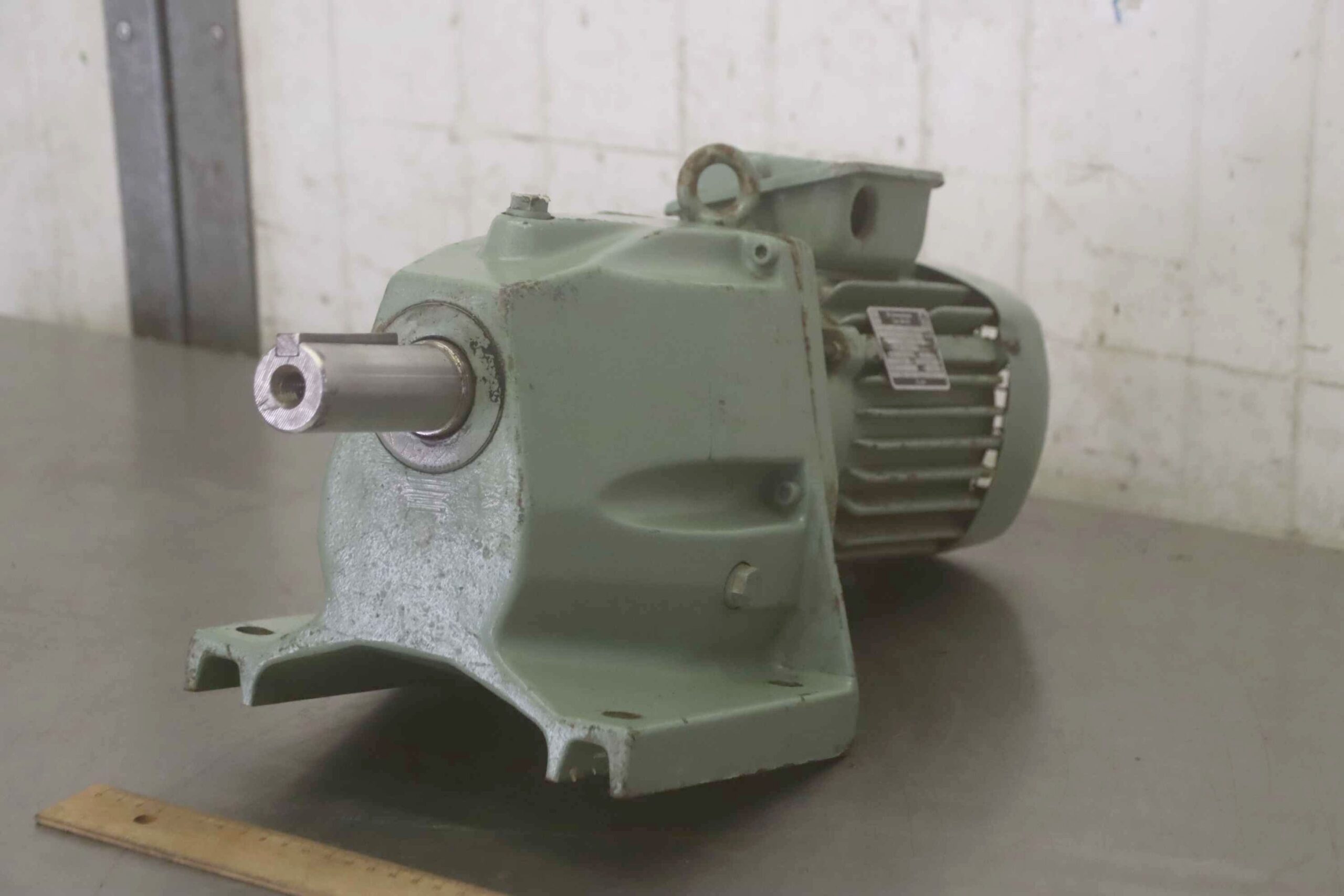 Getriebemotor 0,55 kW 31,5 U/min von VEM - ZG3 KMRA 80 G 6