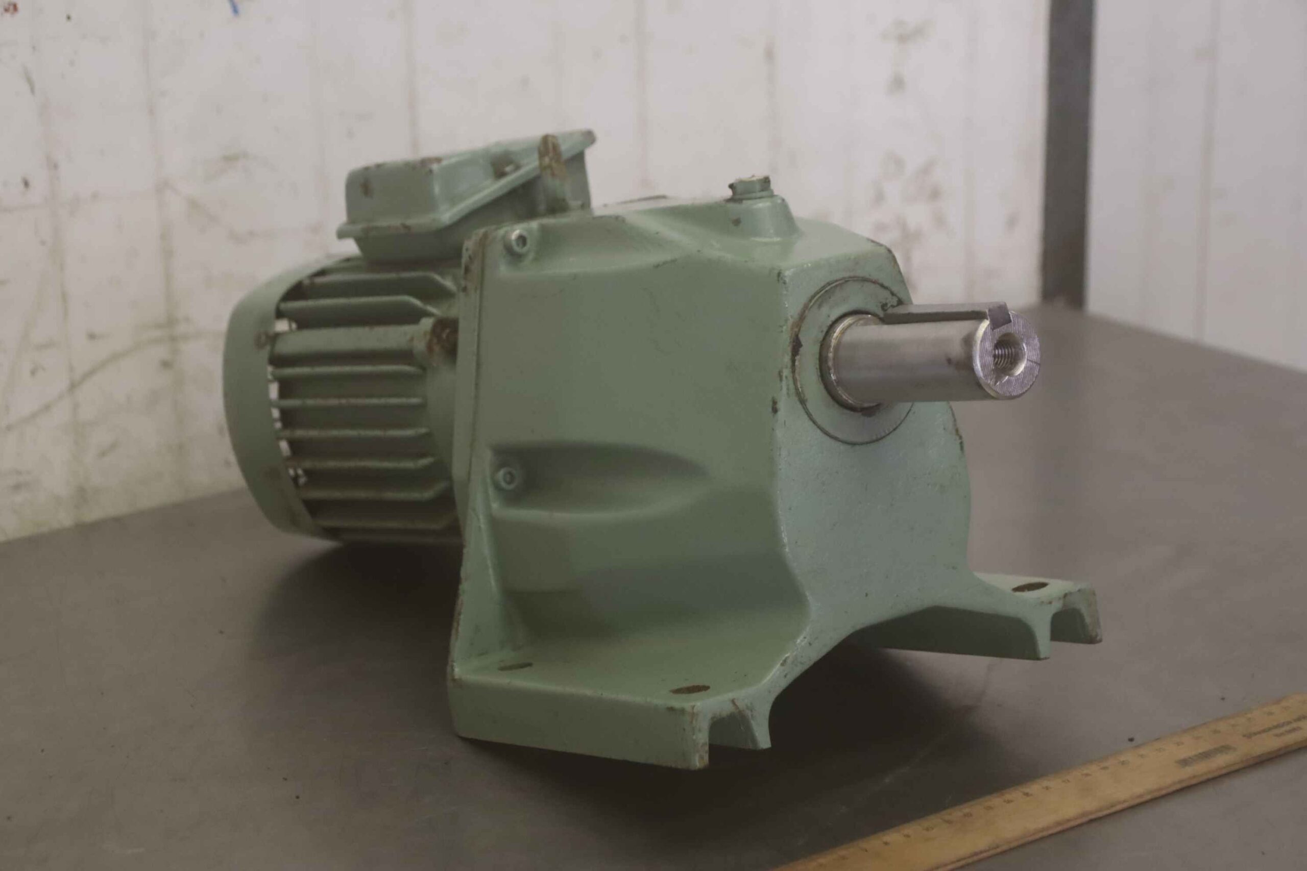 Getriebemotor 0,55 kW 31,5 U/min von VEM - ZG3 KMRA 80 G 6 – Bild 2