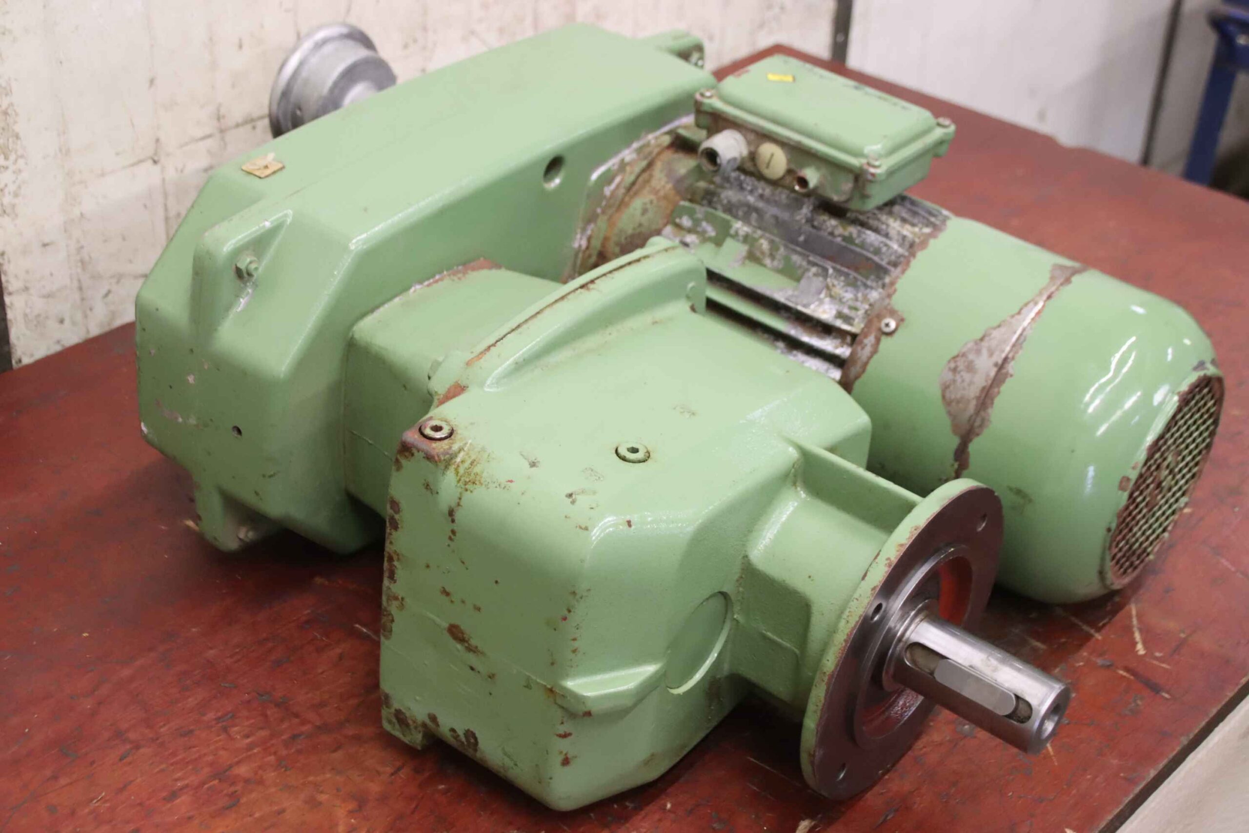 regelbarer Getriebemotor 4 kW 14,5-109 U/min von Nord - SK 42 F-R210 U-112 M/4 BRE – Bild 2