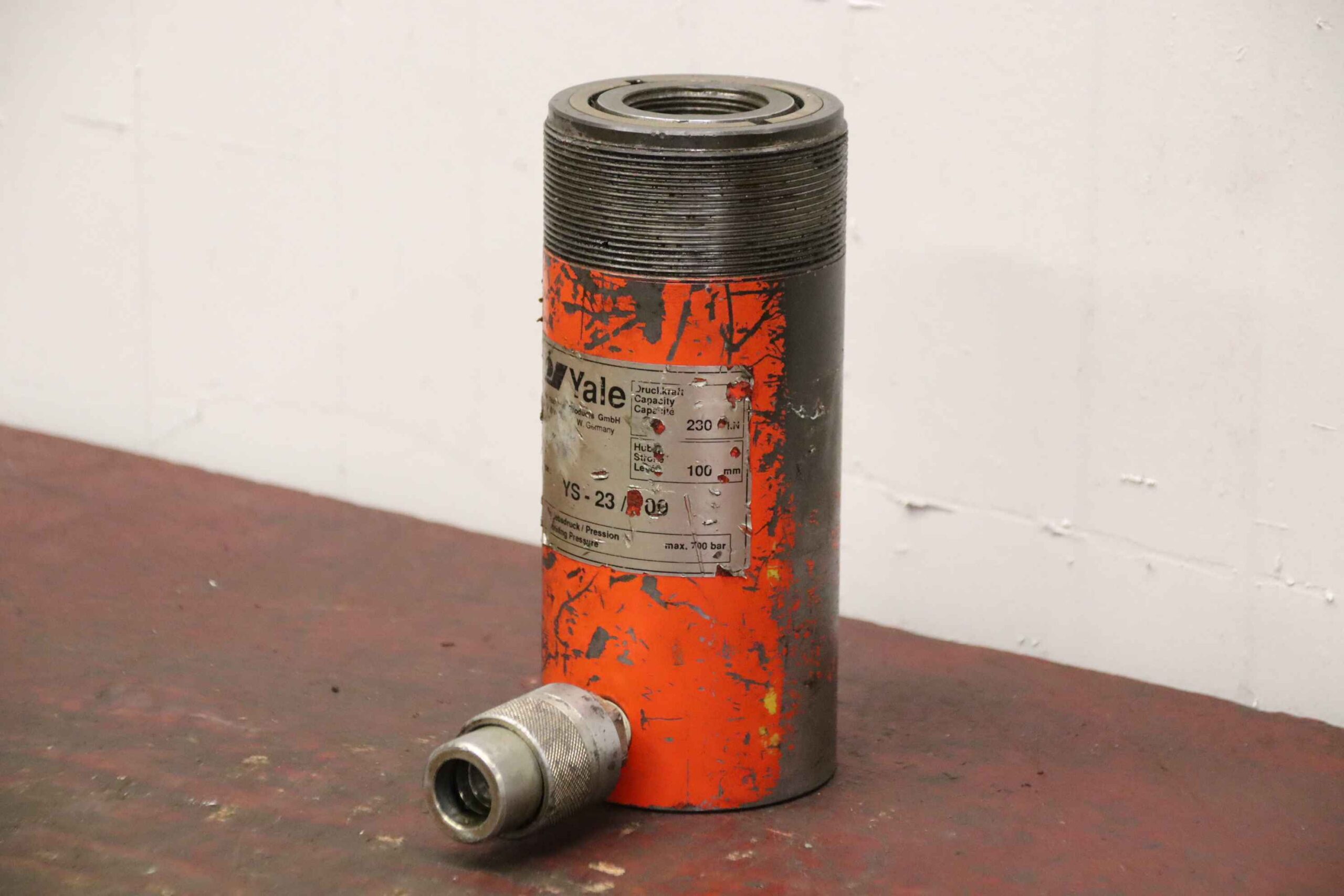Kurzhub-Schwerlastzylinder 23 t Hub100 mm von Yale - YS-23/100