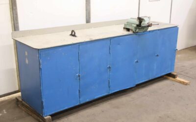 Alternative view of Werkbank mit Schraubstock von unbekannt** - 2590/890/H1060 mm