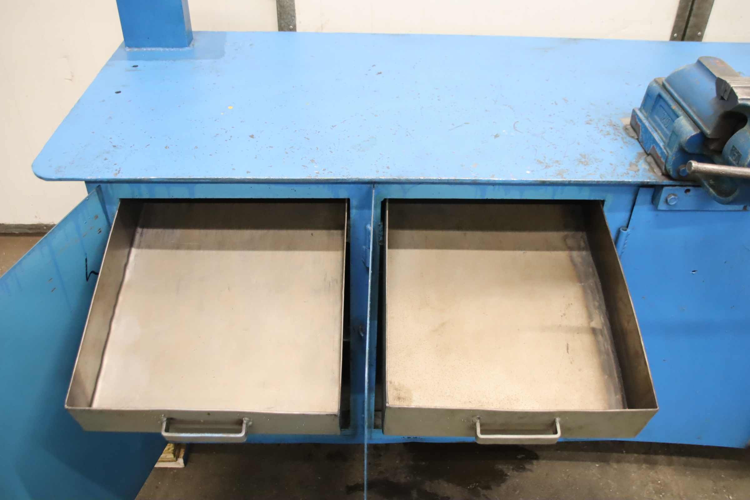 Werkbank mit Schraubstock von unbekannt** - 3305/970/H1400 mm – Bild 5