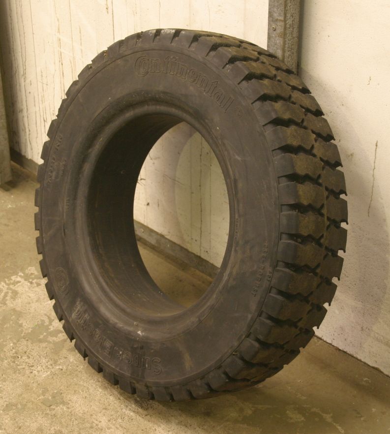 Vollgummi Reifen von Continental - 7.00-15 SC10