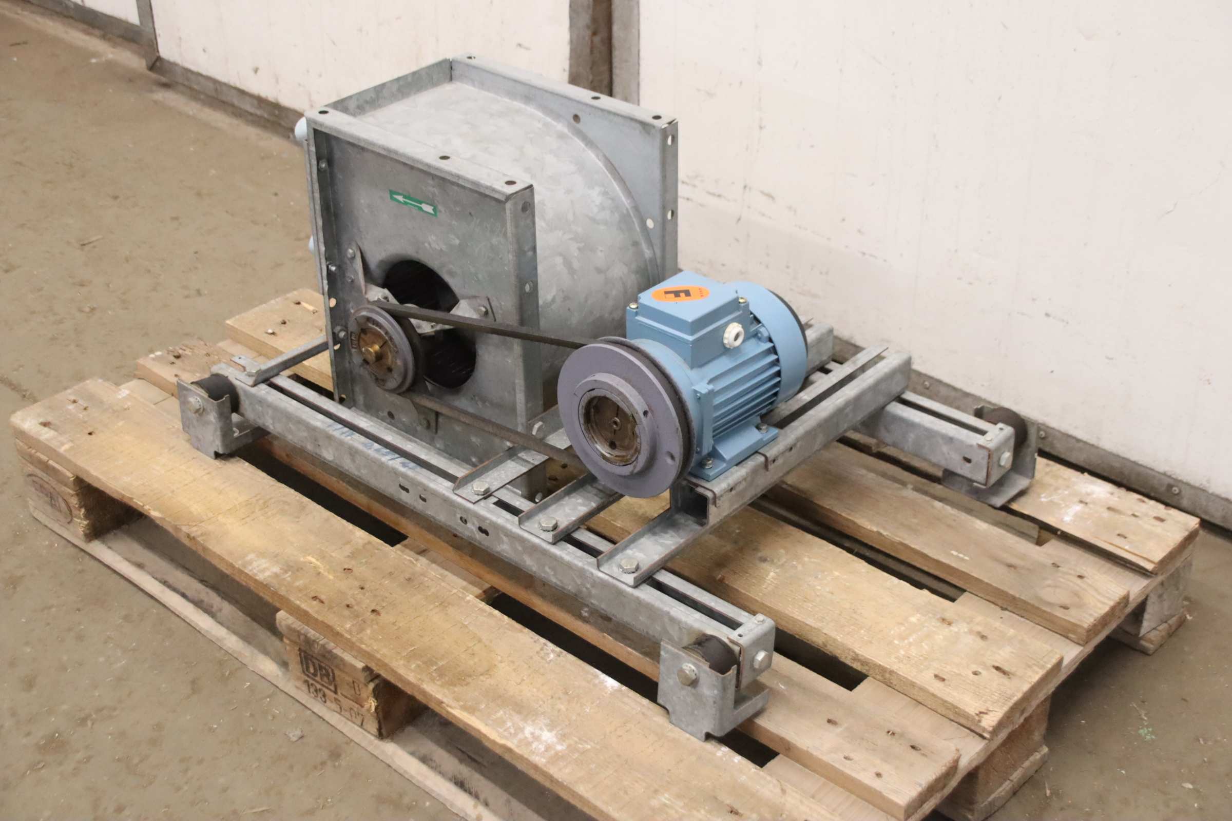 Absauggebläse 0,4/0,1 kW 1390/690 U/min von unbekannt - Lüfterrad 2x Ø 200 x 80 mm