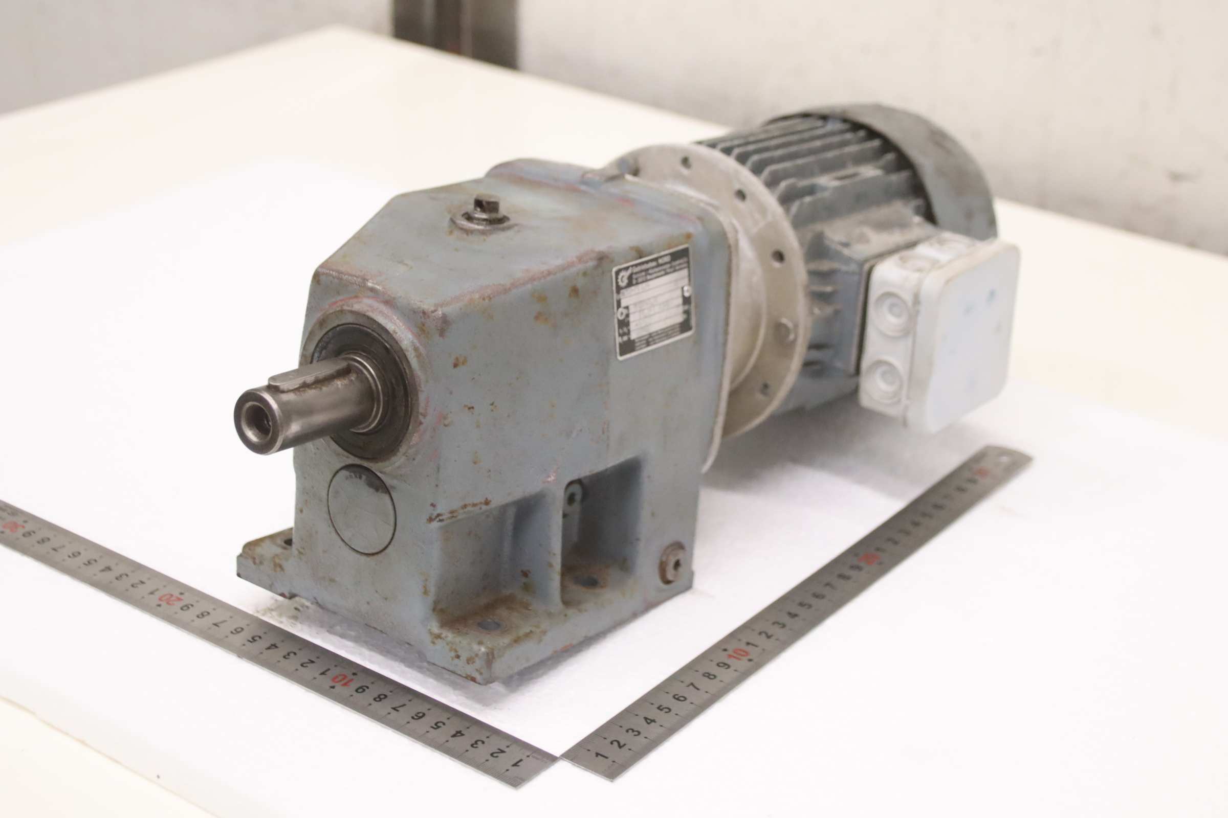 Getriebemotor 0,37 kW 45 U/min von Nord - SK12-71 L/4 SK 71 L/4