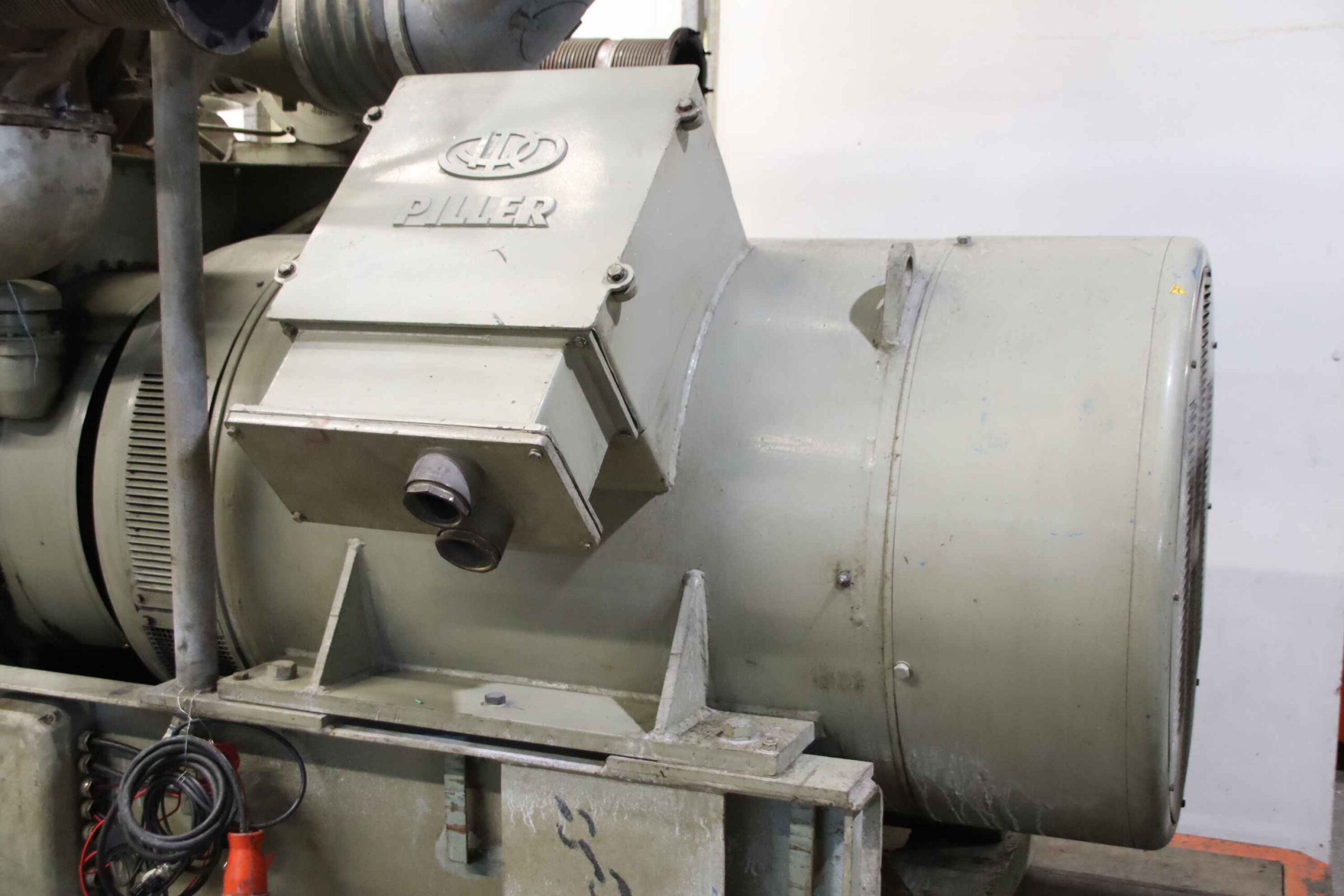Stromerzeuger 730 kVA von MWM/Piller - NKTB 4-1158 – Bild 3