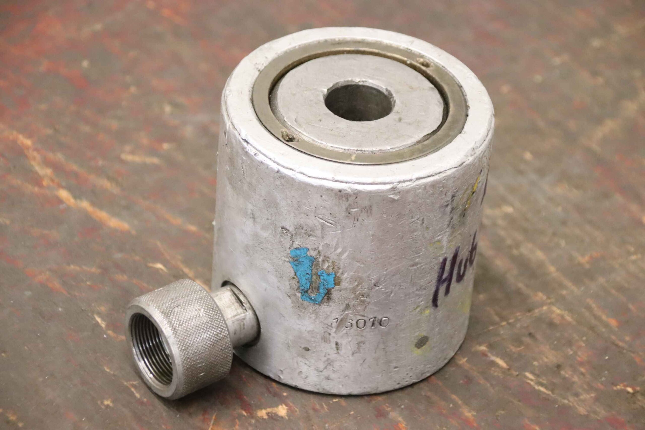 Kurzhub-Schwerlastzylinder 20 t von Lukas - Hub 25 mm