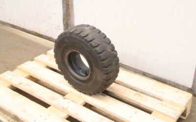 Vollgummi Reifen 2 Stück von Continental - CSE-Robust 18 x 7 - 8  SC 10  RIM 4.33 R