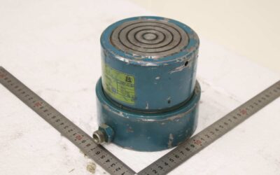 Kurzhub-Schwerlastzylinder 40 t von VEB Madix - SKF 40