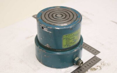 Alternative view of Kurzhub-Schwerlastzylinder 40 t von VEB Madix - SKF 40