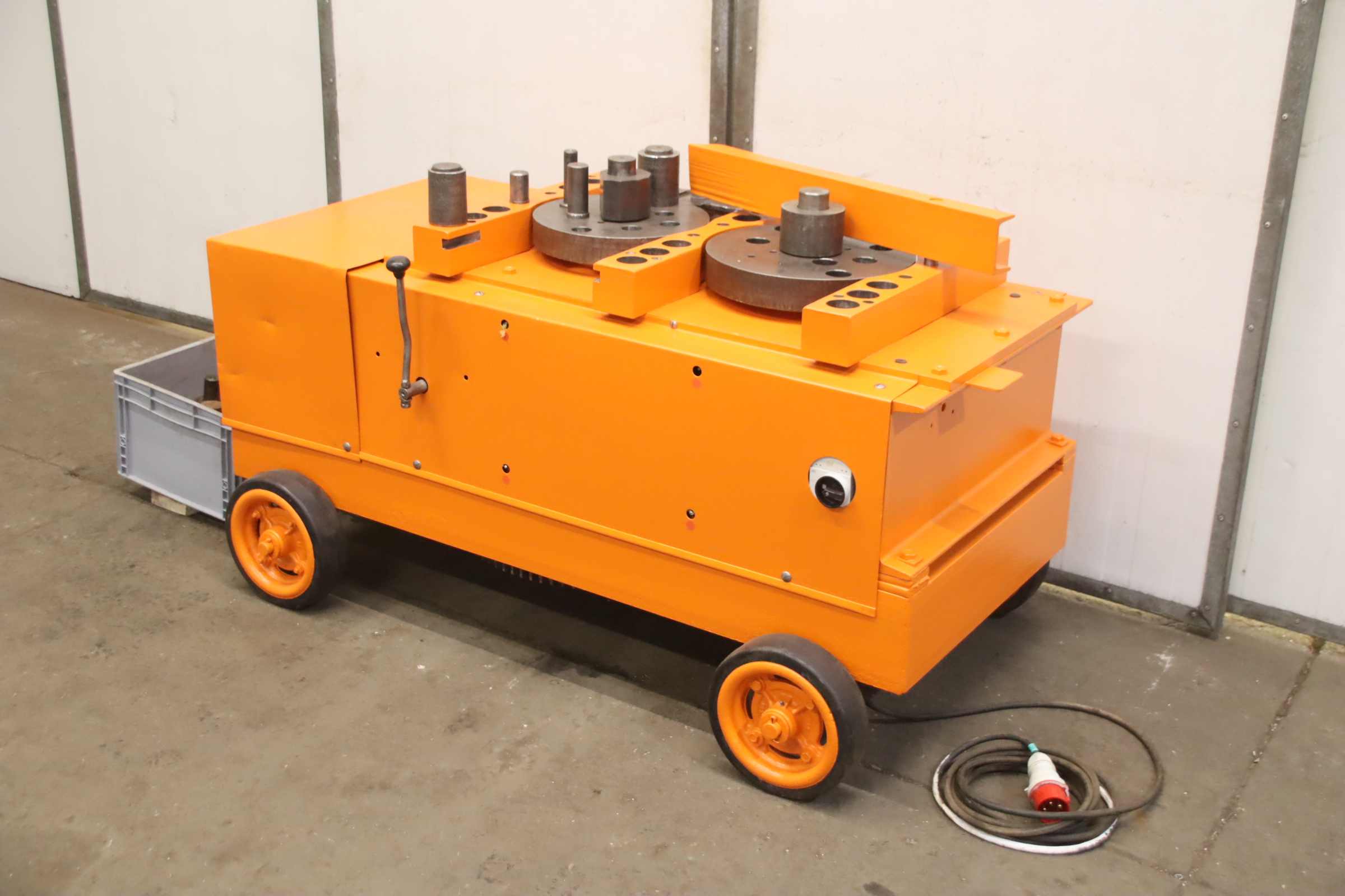 Betonstahl Biegemaschine 50 mm von VEM** - hydraulisch