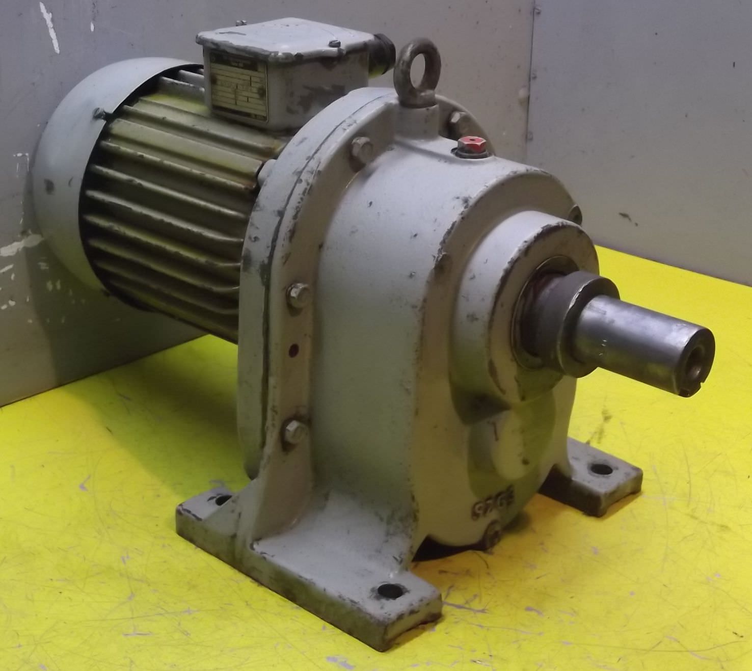 Getriebemotor 0,6 kW 25 U/min von VEM - Z3KR90,2/6/S – Bild 2