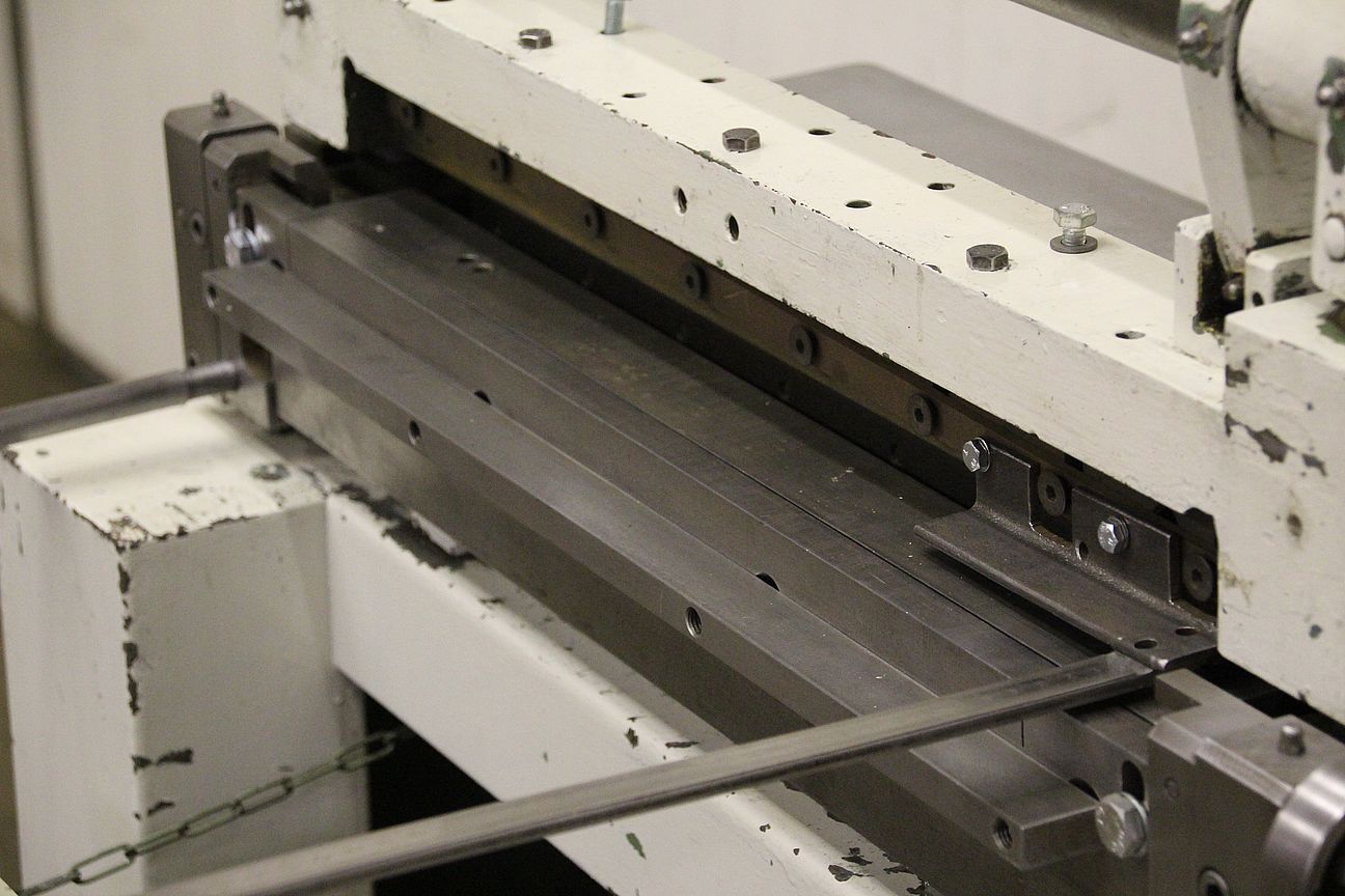 Handtafelschere mit Schwenkbiegemaschine von Weinbrenner** - UBM6 – Bild 10