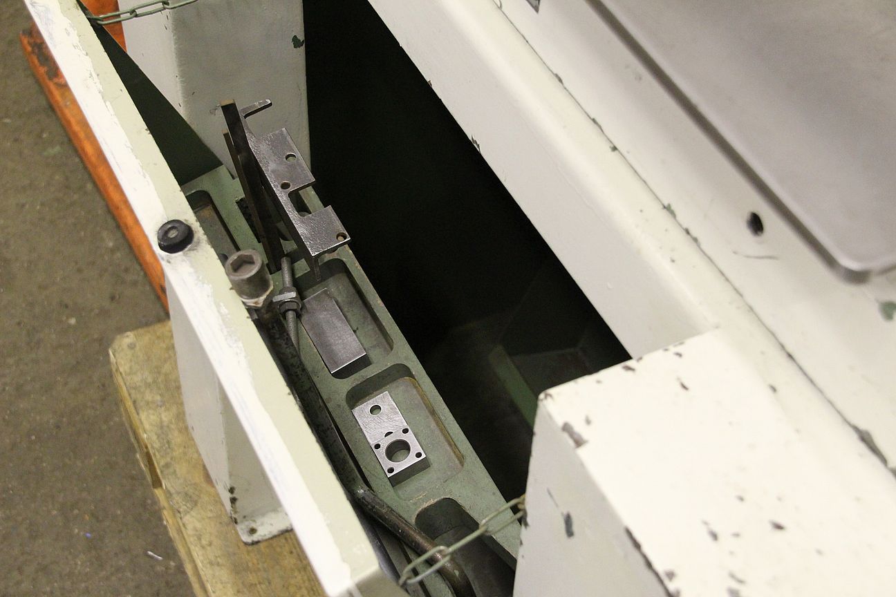 Handtafelschere mit Schwenkbiegemaschine von Weinbrenner** - UBM6 – Bild 15