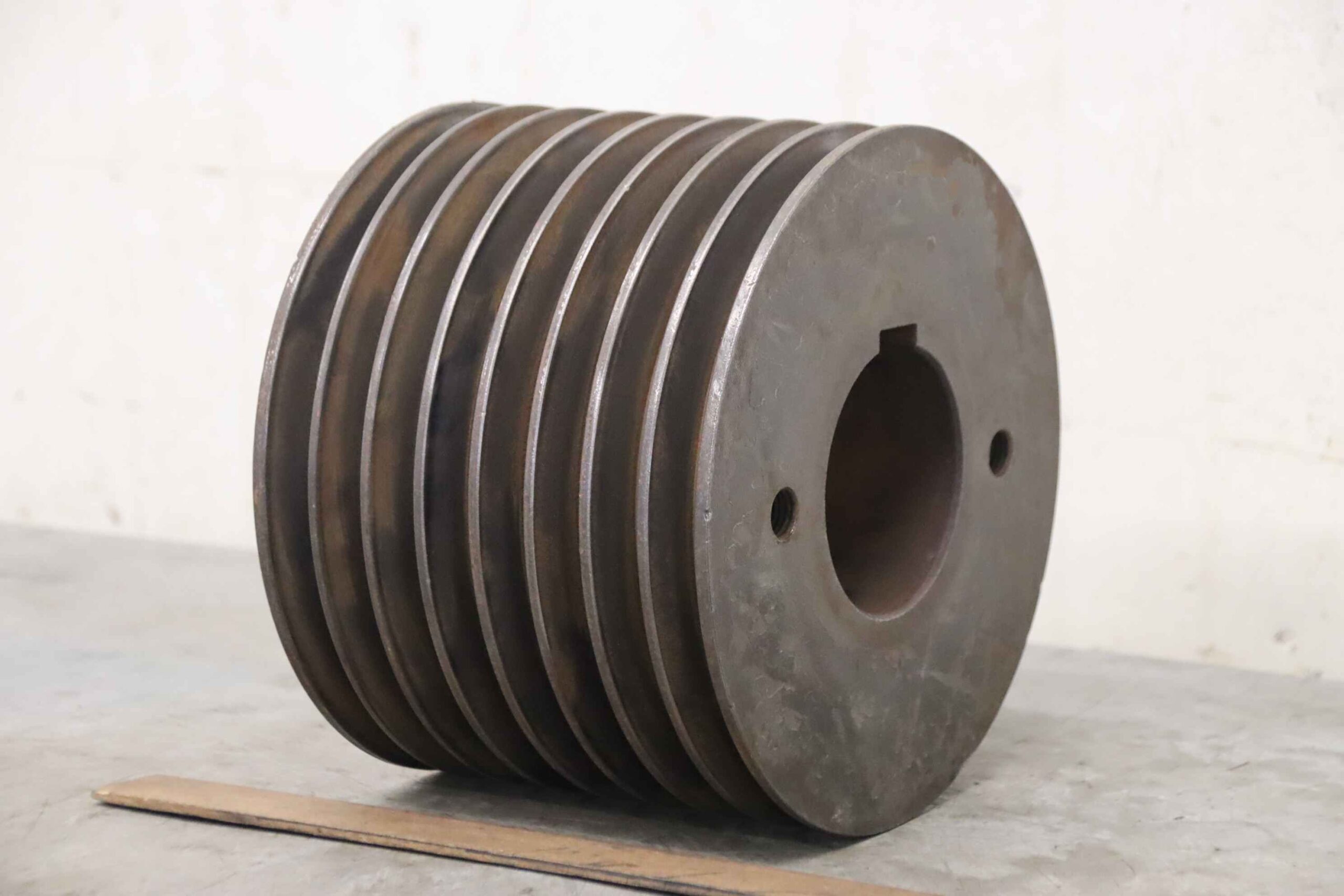 Keilriemenscheibe 8-rillig von Guss - SPB 210-8 (17 mm)