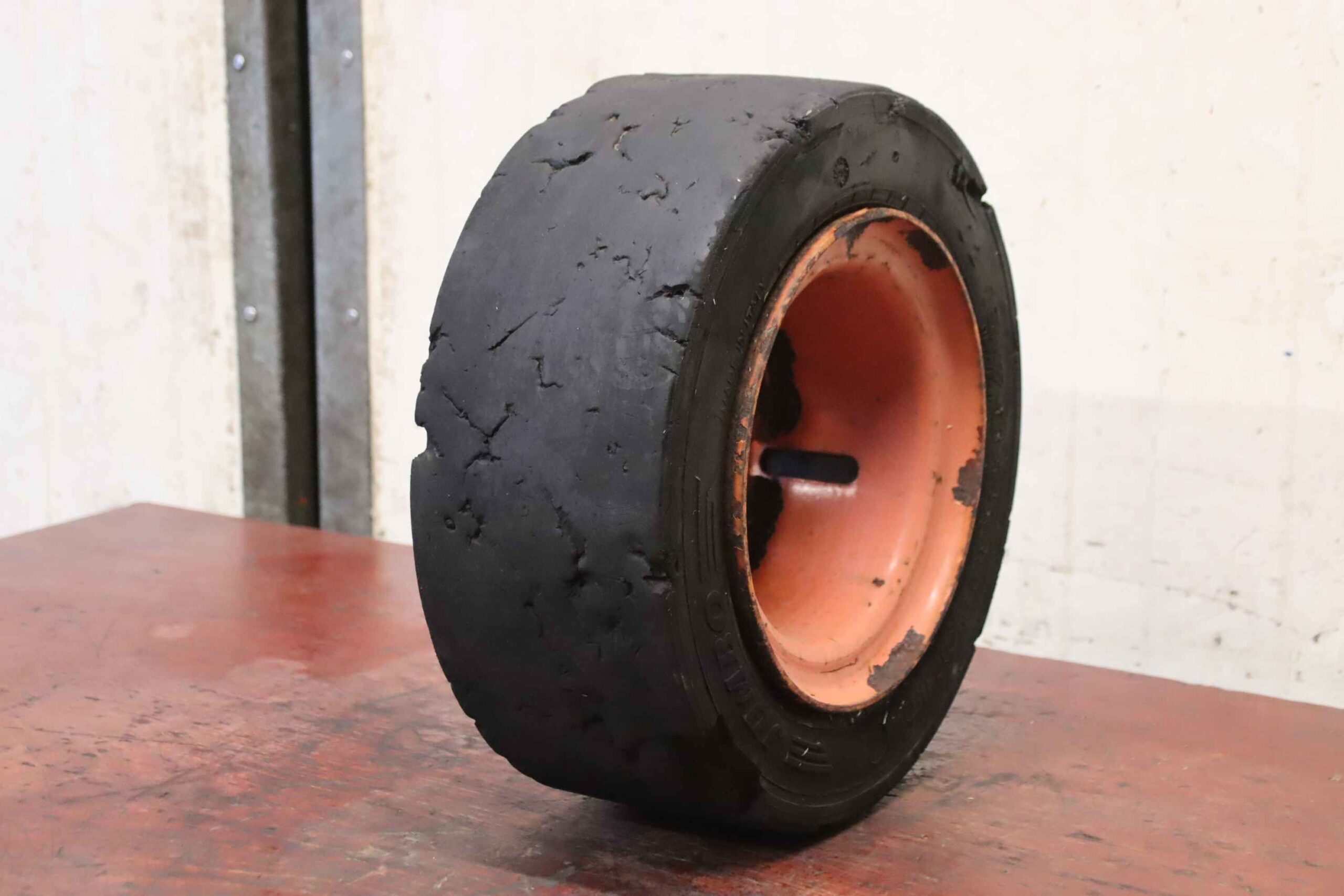 Vollgummi Reifen von Jumbo - Solid 18x7-8/4.32
