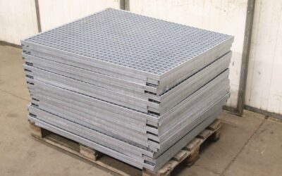 Gitterrosten 15 Stück von Stahl** - 1110 x 910 x 50 mm