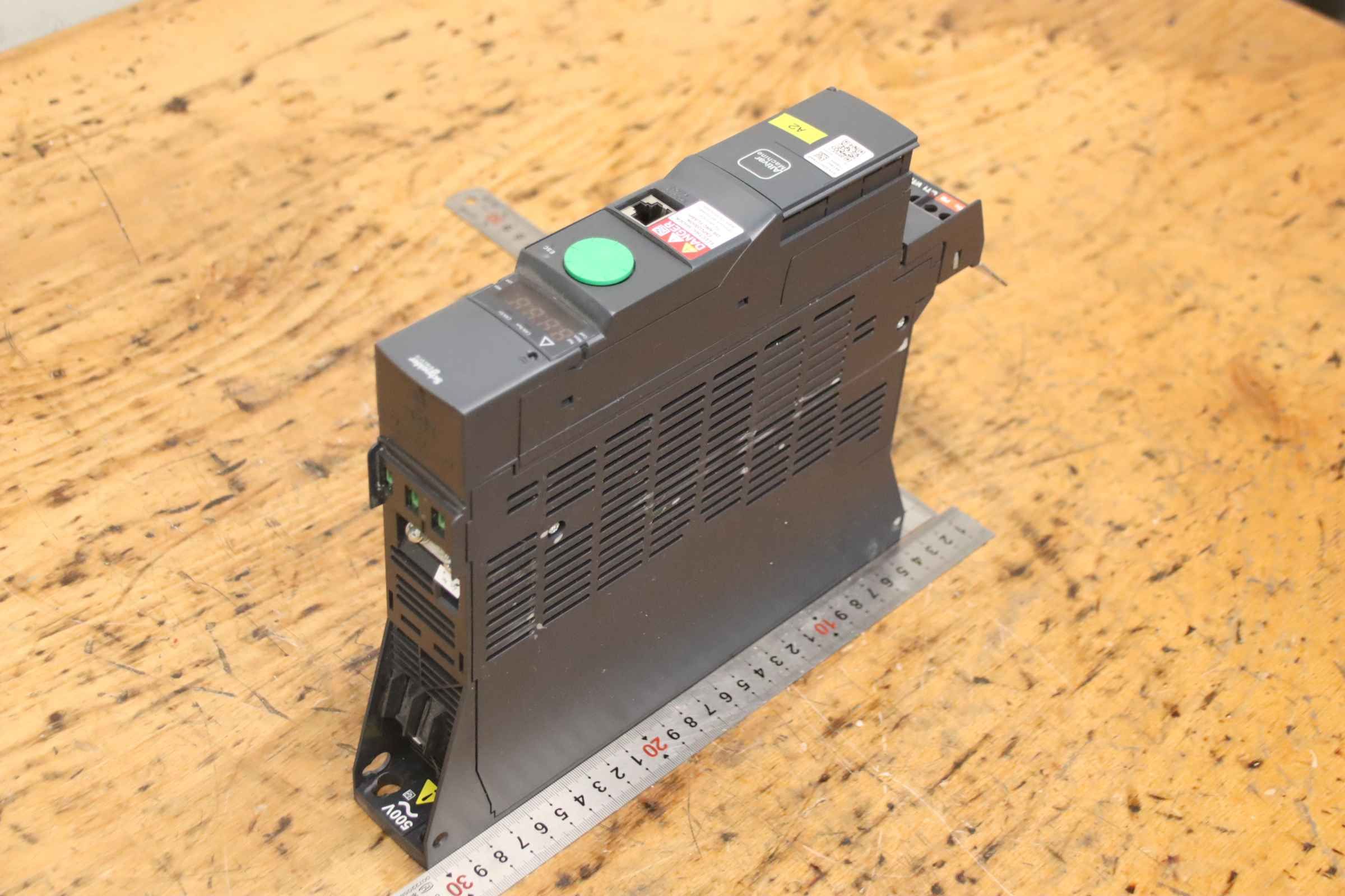 Frequenzumrichter 1,1 kW von Schneider Electric - Altivar 320 ATV320U11N4B – Bild 2