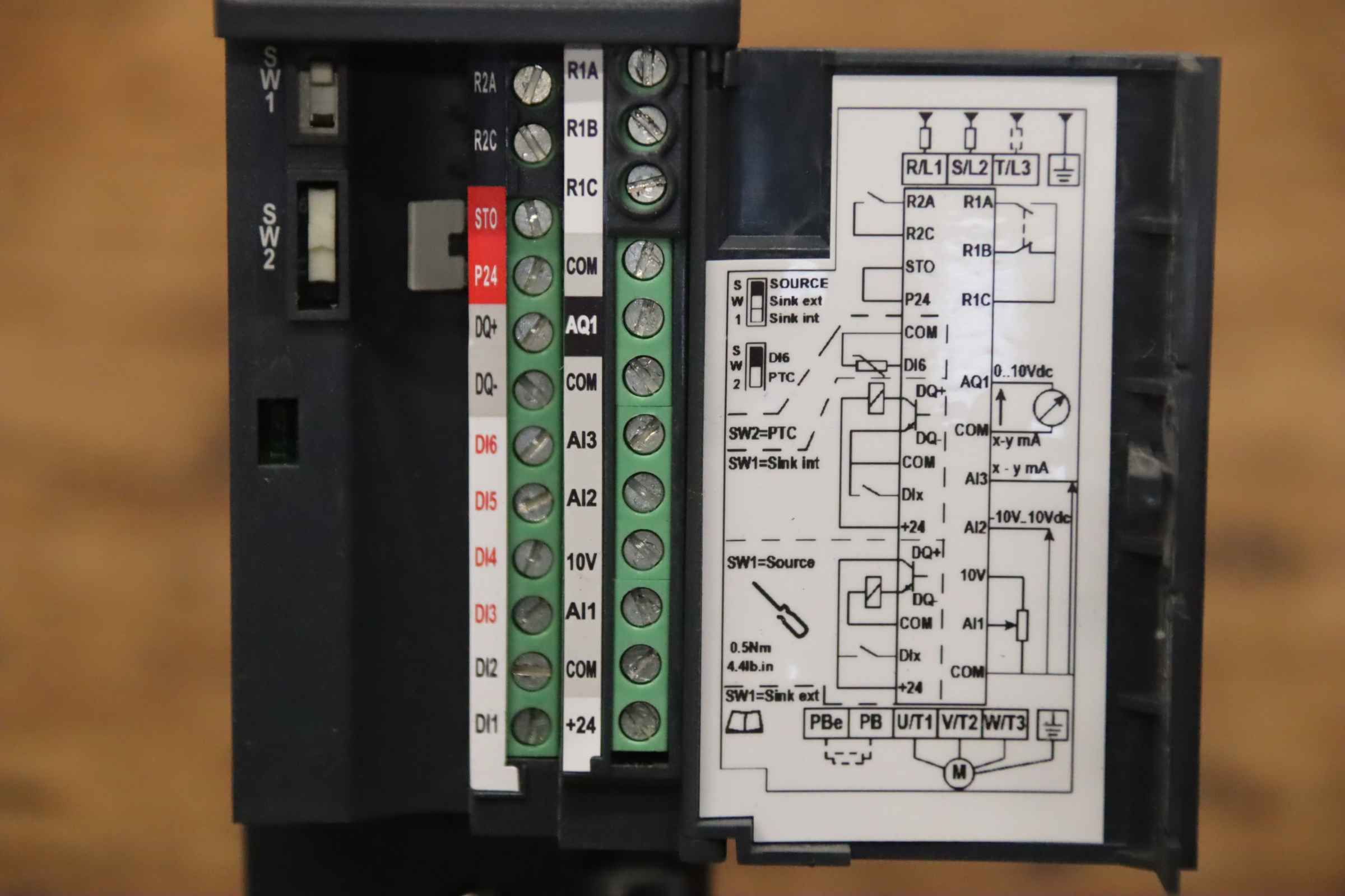 Frequenzumrichter 1,1 kW von Schneider Electric - Altivar 320 ATV320U11N4B – Bild 7
