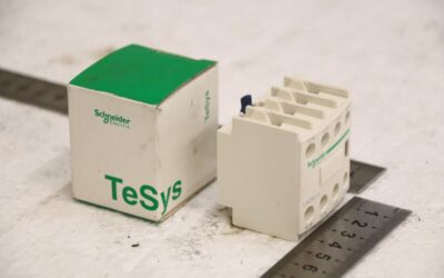 Alternative view of Hilfsschalterblock von Schneider Electric - LADN31