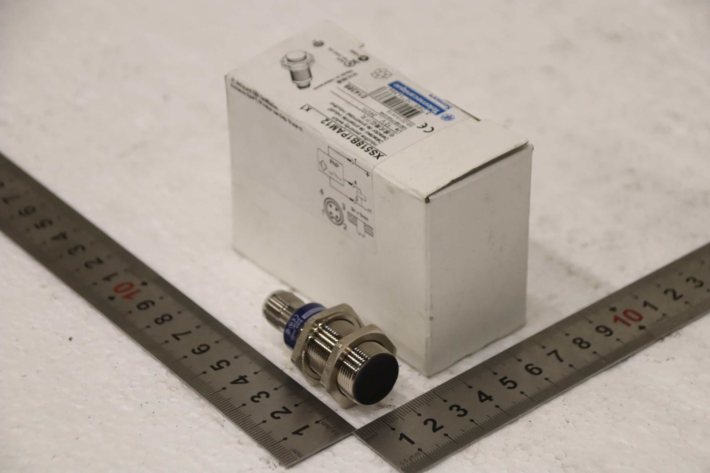 Induktiver Sensor Näherungsschalter von Telemecanique - XS518B1PAM12