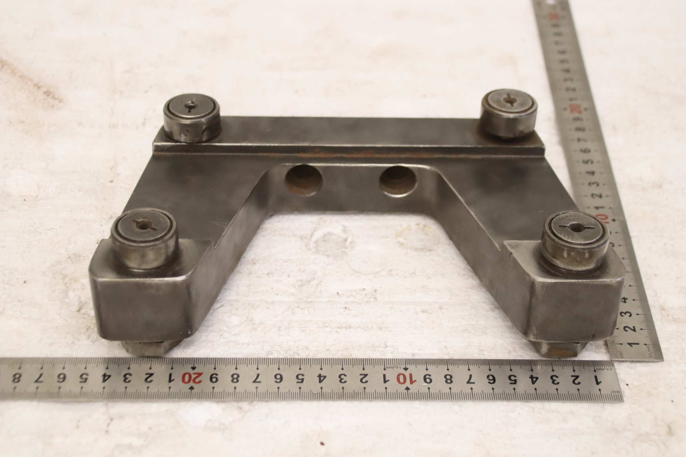 Rollenführung von unbekannt - Rollenabstand 84 mm – Bild 3